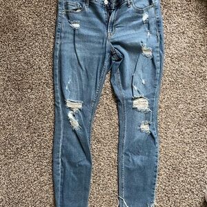 Old Navy Distressed Skinny Jeans in Blue